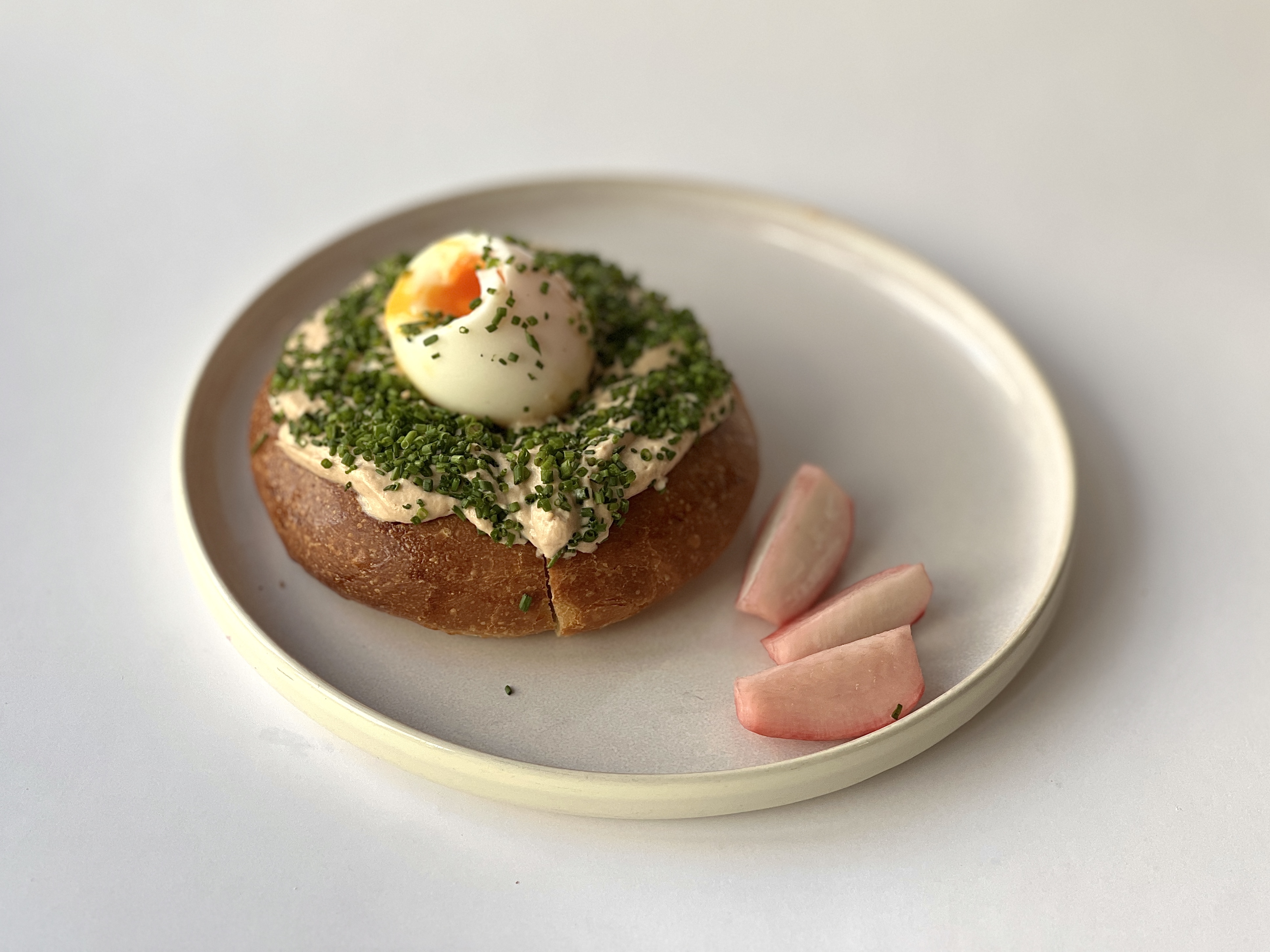Matnakash flatbread,<br>tuna pate,egg, pickled radish<br><br>